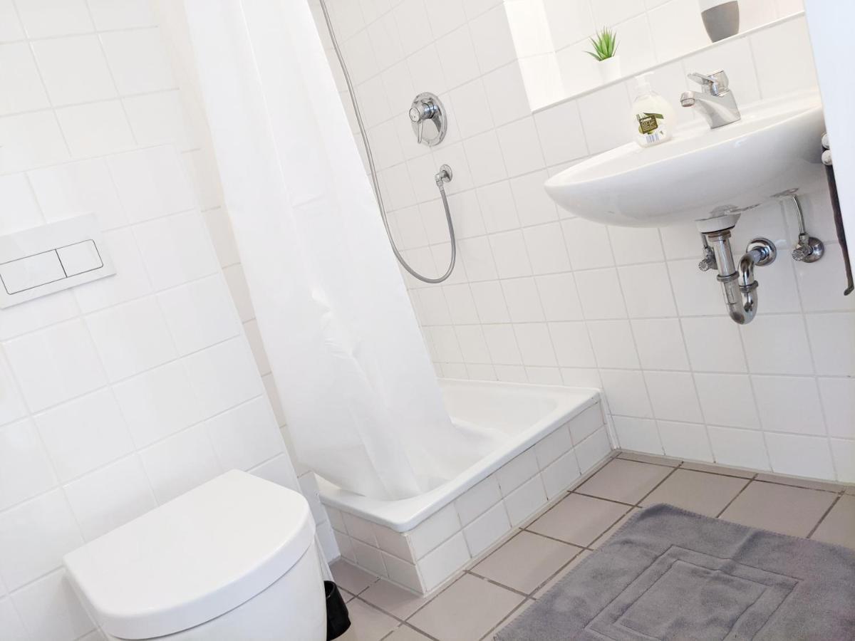 Lenastay L Tiny Apartment - Innenstadt Kaiserslautern Bagian luar foto
